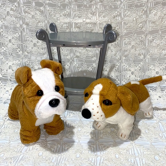 American Girl Dogs & Table. Bulldog & Dachshund. . - Picture 3 of 16